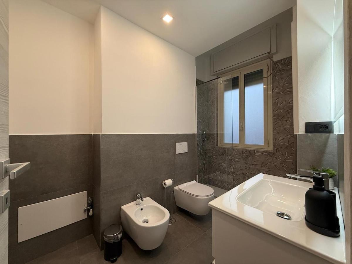 Apartment Wide & Bright 2 Bedroom Flat 50m From M4 Station Mailand