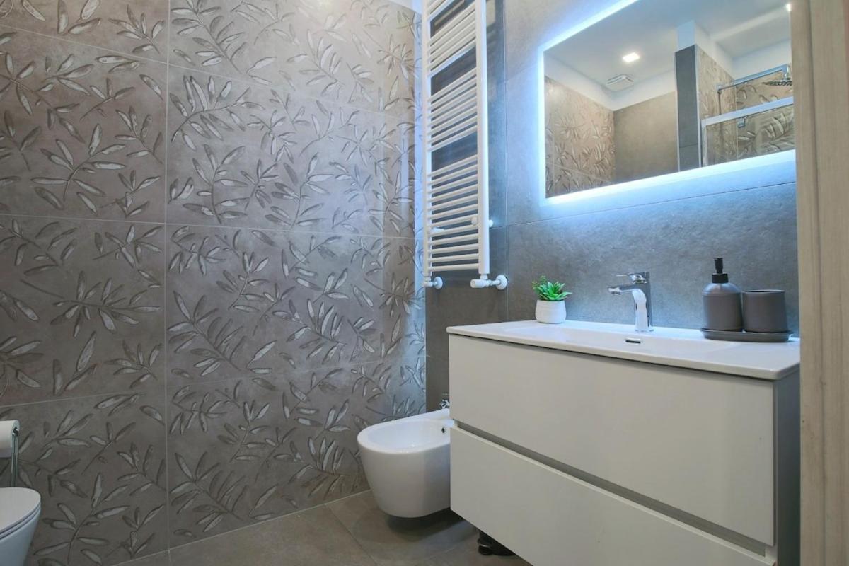Apartment Wide & Bright 2 Bedroom Flat 50m From M4 Station *